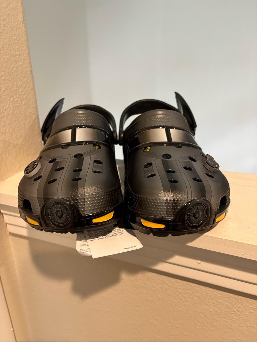 Batman Batmobile Crocs Classic Clog Size 12 Men's New In Original Bag - Picture 9 of 9